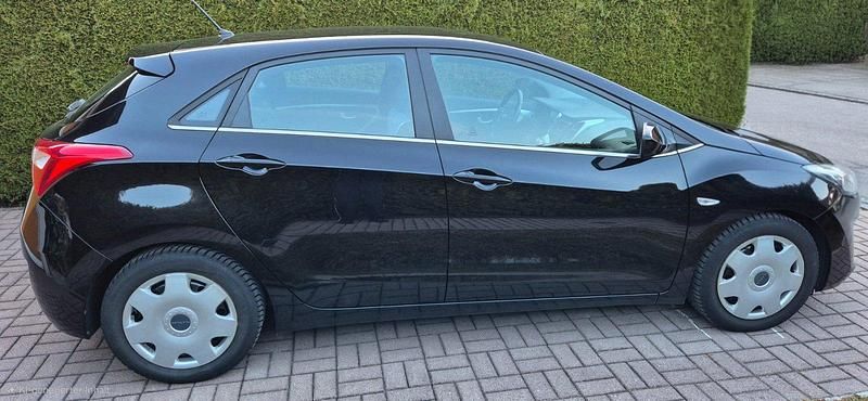 Gebraucht Hyundai i30 136 PS (100 kW) 2015 Schwarz Limousine