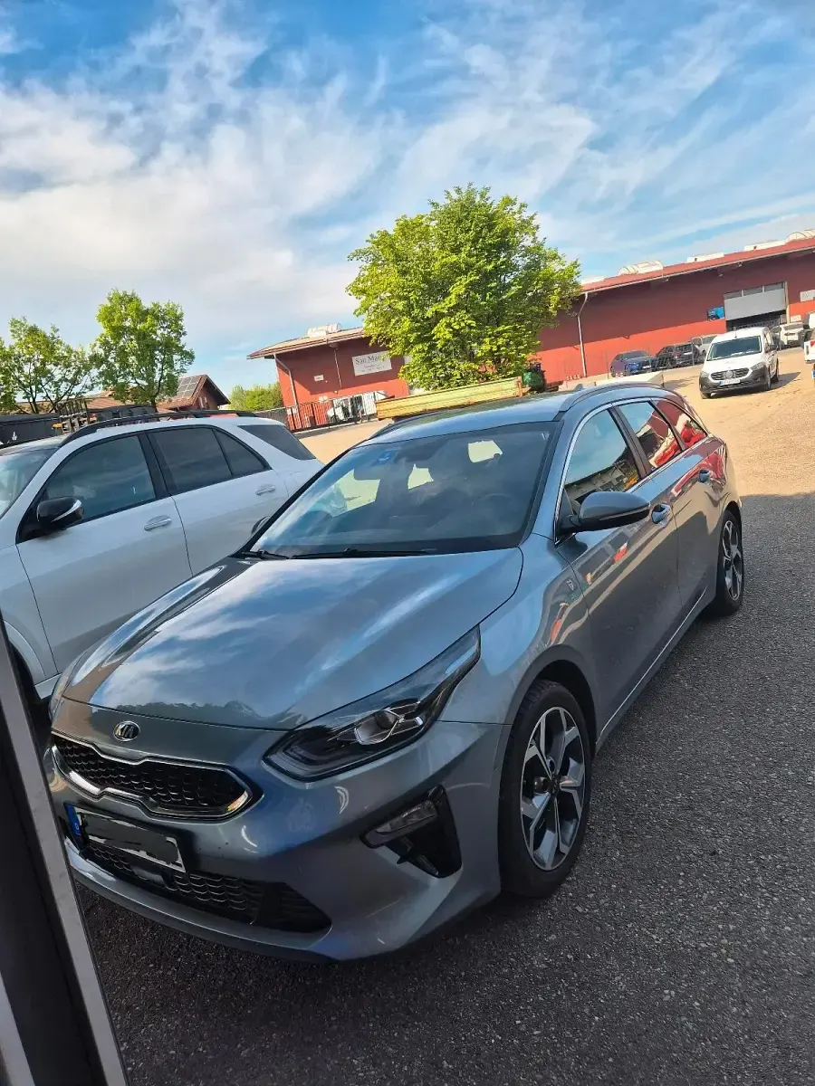 Gebraucht Kia Ceed 140 PS (102 kW) 2018 Grau Kleinwagen