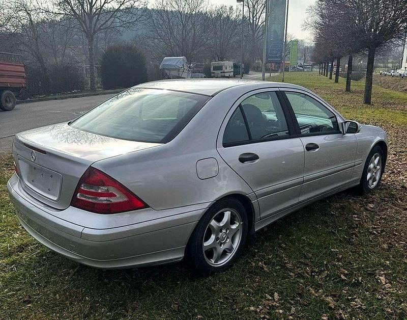 Gebraucht Mercedes C200 163 PS (119 kW) 2004 Silber Limousine