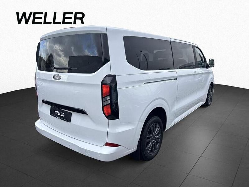 Gebraucht Ford Tourneo 170 PS (125 kW) 2024 Weiß Van / Kleinbus