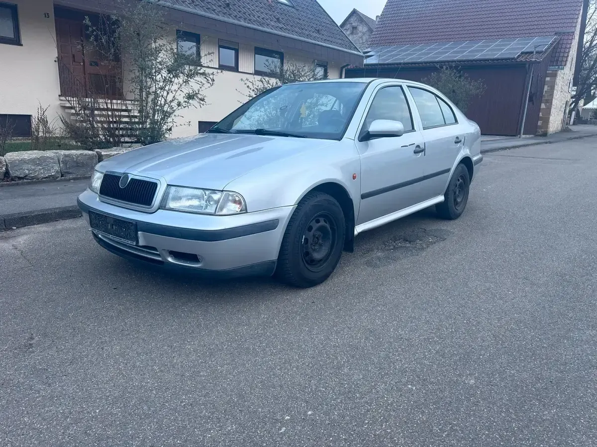 Gebraucht Skoda Octavia 101 PS (74 kW) 2001 Grau Limousine
