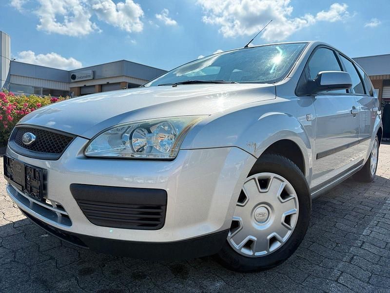 Silber Gebraucht 2006 Ford Focus Kombi | 1.490 € (Superpreis) - Bild 1/4