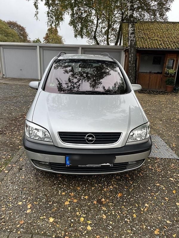 Silber Gebraucht 2002 Opel Zafira Van / Kleinbus | 1.150 € (Superpreis) - Bild 1/4