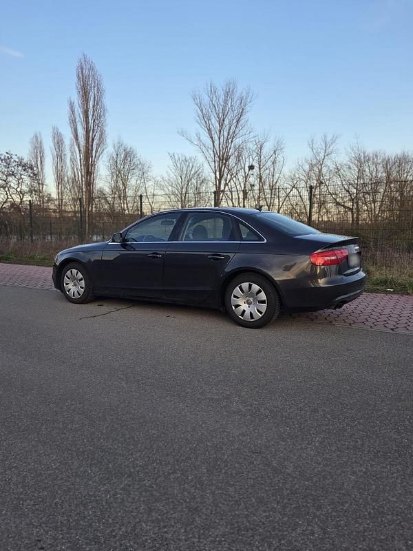 Gebraucht Audi A4 170 PS (125 kW) 2012 Grau Limousine
