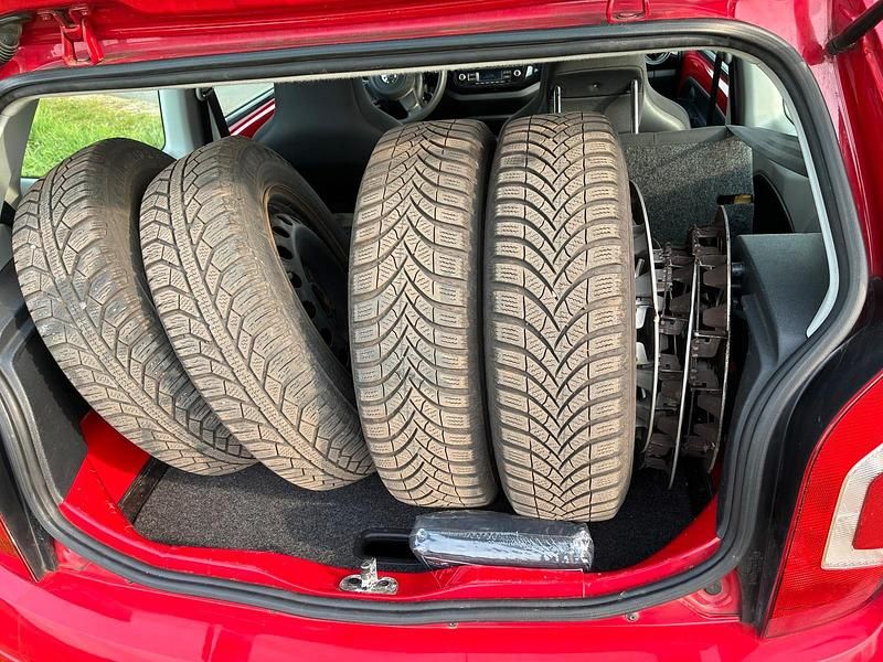 Usata VW up! 2015 Rosso Utilitaria