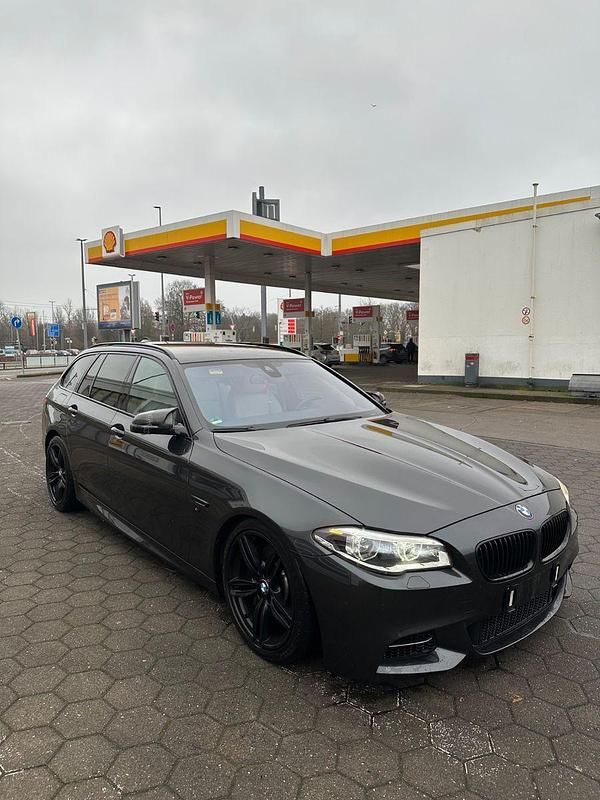 Gebraucht BMW M550 Performance 450 PS (330 kW) 2014 Grau Limousine