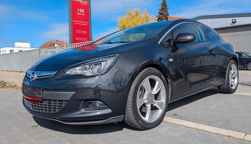 Schwarz Gebraucht 2013 Opel Astra GTC Innovation Coupé | 9.999 € - Bild 1/4