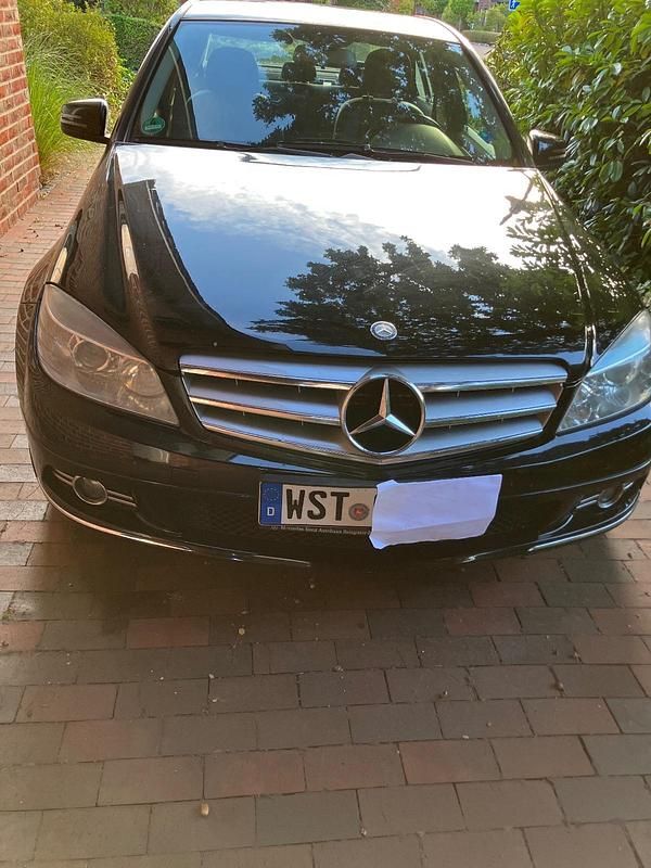 Schwarz Gebraucht 2009 Mercedes C350 Avantgarde Limousine | 3.500 € (Etwas zu teuer) - Bild 1/4