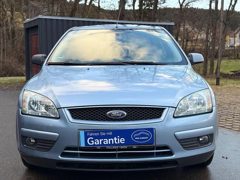 Gebraucht Ford Focus Trend 101 PS (74 kW) 2006 Blau Kleinwagen