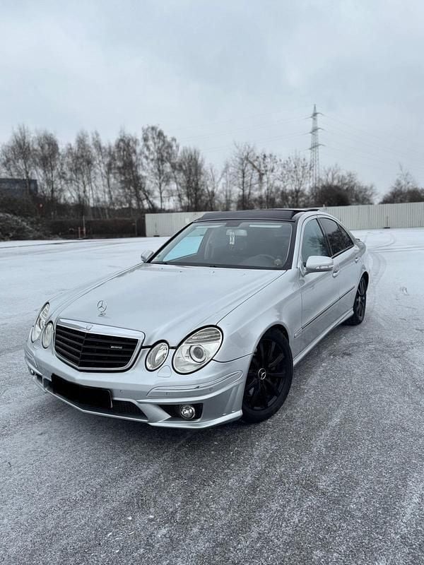 Silber Gebraucht 2007 Mercedes E320 AMG Limousine | 5.600 € (Guter Preis) - Bild 1/4