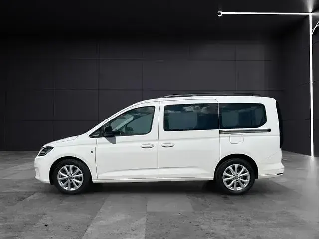 Używany VW Caddy Life 102 KM (75 kW) 2023 Biały Minivan