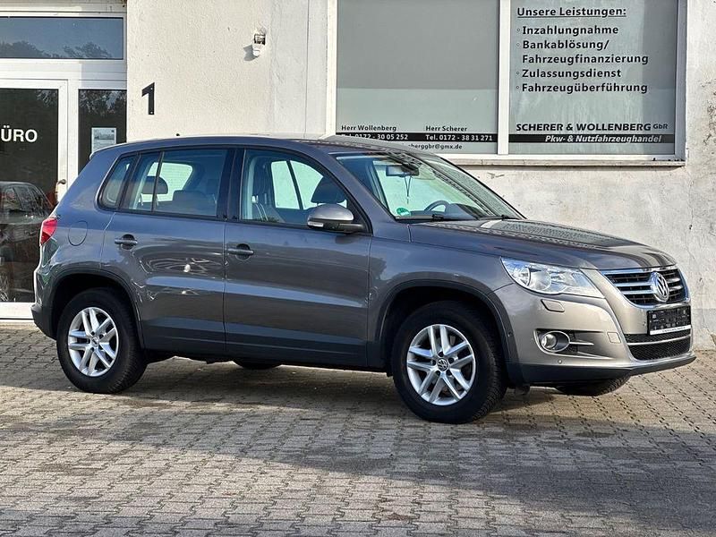 Grau Gebraucht 2011 VW Tiguan Freestyle SUV | 8.950 € (Fairer Preis) - Bild 1/4
