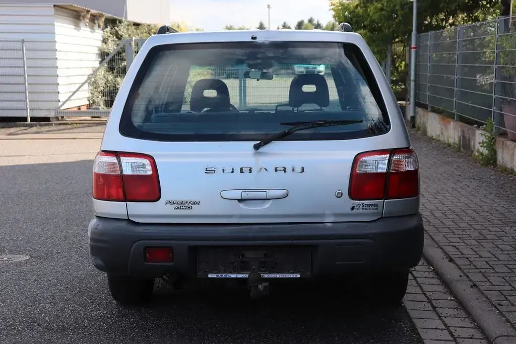 Gebraucht Subaru Forester 125 PS (91 kW) 2001 Silber SUV