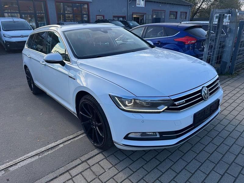 Weiß Gebraucht 2015 VW Passat Comfortline Kombi | 7.500 € (Superpreis) - Bild 1/4