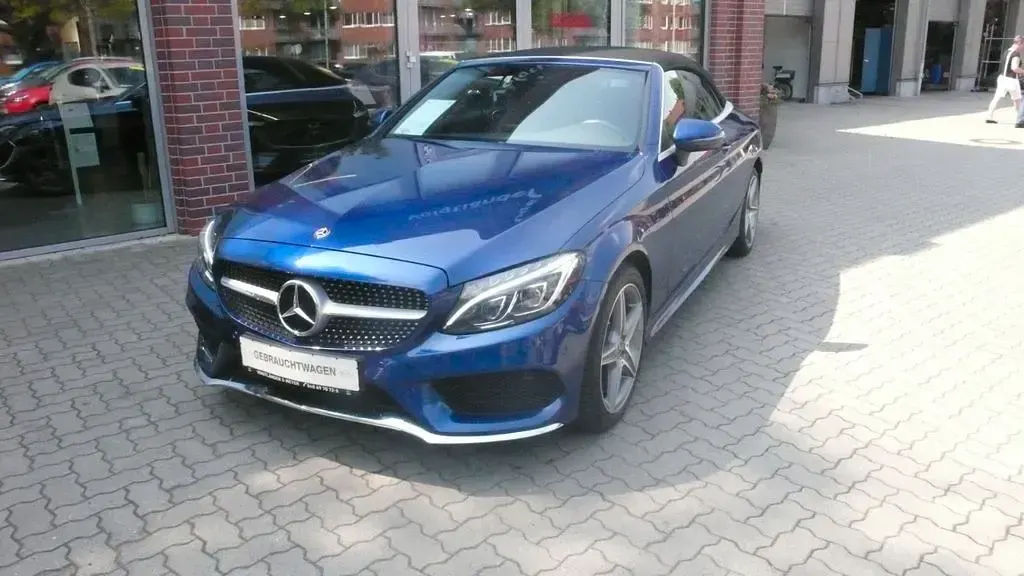 Gebraucht Mercedes C200 AMG line 184 PS (135 kW) 2018 Blau Cabrio