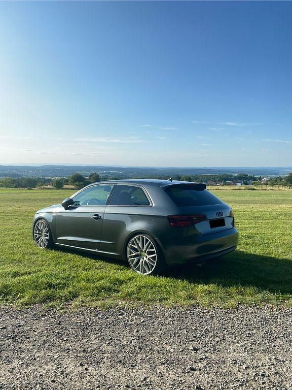 Gebraucht Audi A3 S-Line 110 PS (80 kW) 2015 Grau Limousine