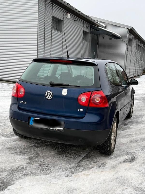 Gebraucht VW Golf V 105 PS (77 kW) 2007 Blau Kleinwagen