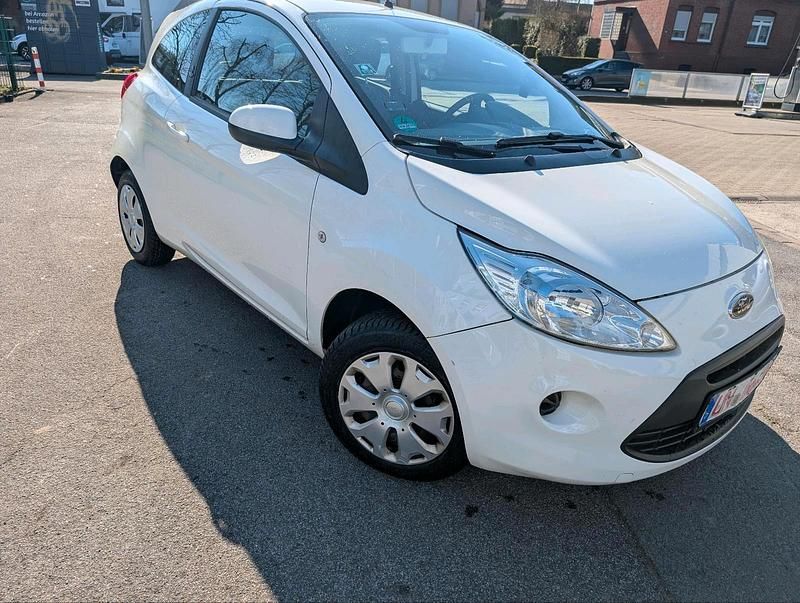 Gebraucht Ford Ka 69 PS (50 kW) 2015 Weiß Kleinwagen
