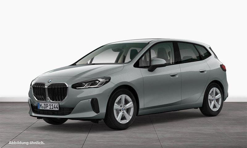 Grau Gebraucht 2024 BMW 220 Active Tourer Luxury Line Van / Kleinbus | 32.911 € (Fairer Preis) - Bild 1/2