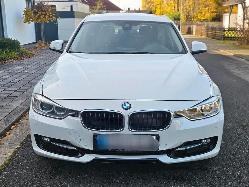 Gebraucht BMW 330 Sport Line 258 PS (189 kW) 2014 Weiß Kombi