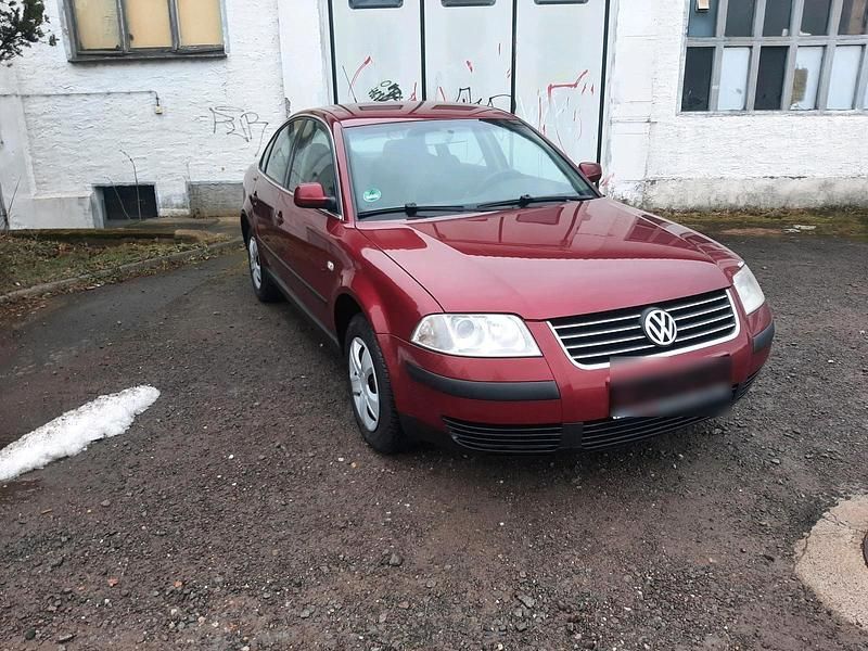 Usata VW Passat 101 CV (74 kW) 2003 Rosso Berlina