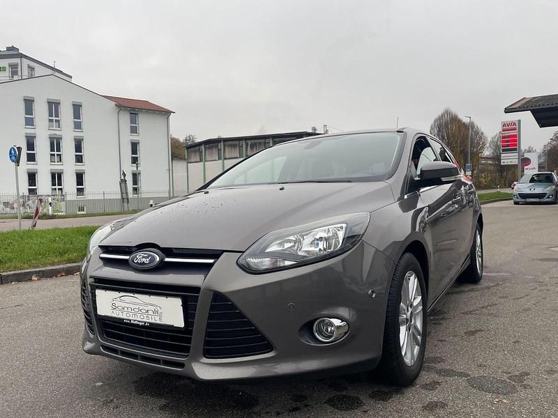 Braun Gebraucht 2013 Ford Focus Titanium Kombi | 7.950 € (Teuer) - Bild 1/4