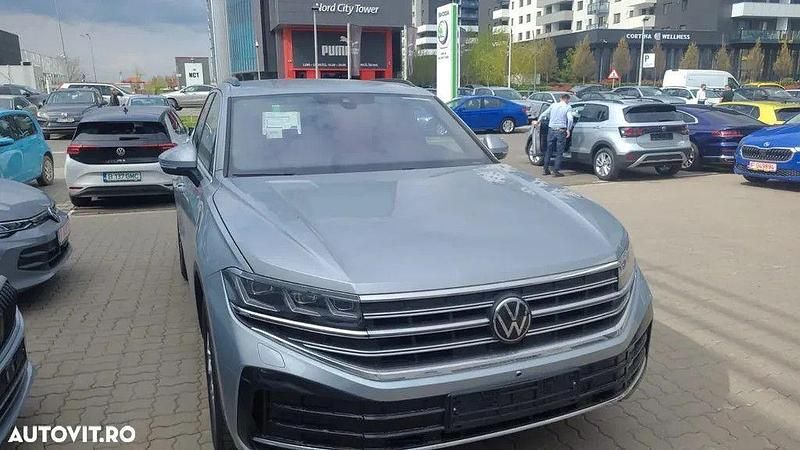 Silber Neu 2025 VW Touareg SUV | 61.999 € - Bild 1/4