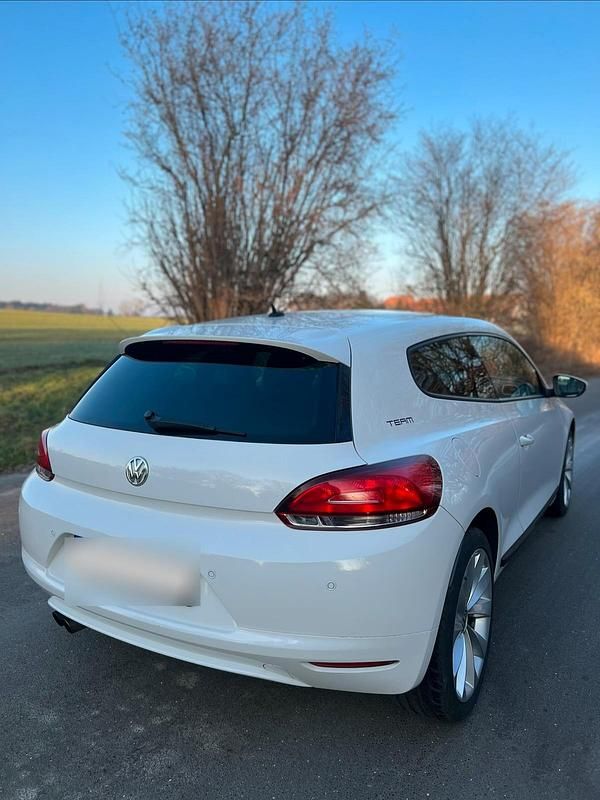 Gebraucht VW Scirocco Team 122 PS (89 kW) 2010 Weiß Coupé