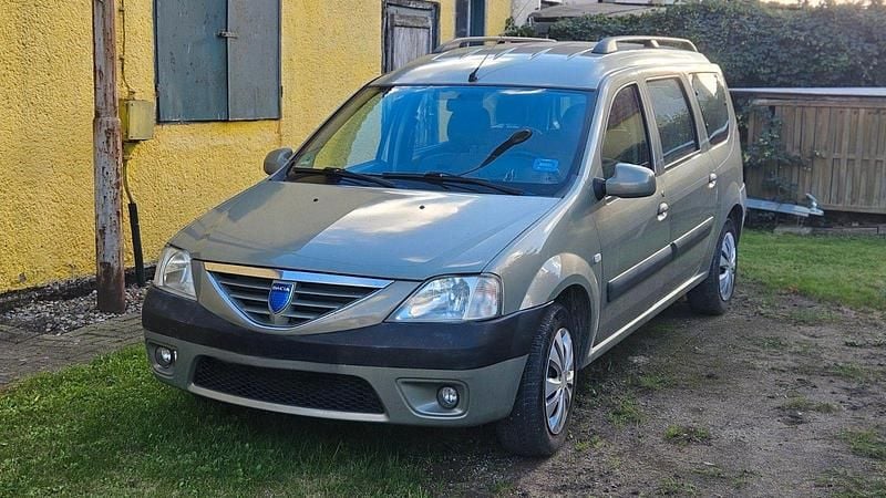 Grün Gebraucht 2007 Dacia Logan MCV Lauréate Kombi | 2.500 € (Fairer Preis) - Bild 1/4