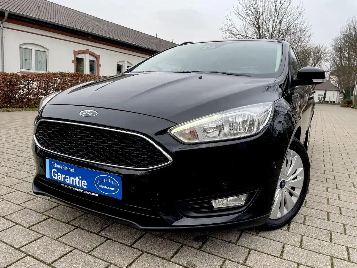 Gebraucht Ford Focus 120 PS (88 kW) 2018 Schwarz Limousine