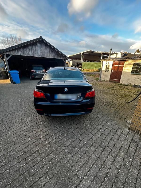 Second-hand BMW 520 170 CP (125 kW) 2003 Albastru Berlinǎ
