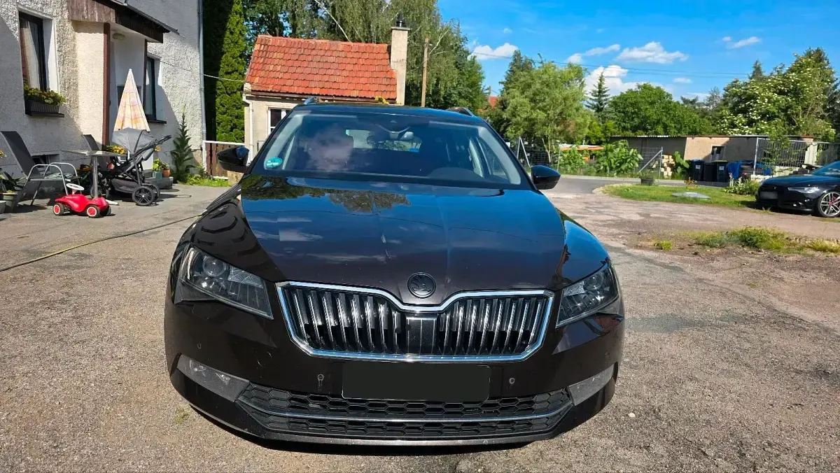Gebraucht Skoda Superb 150 PS (110 kW) 2016 Braun Kombi