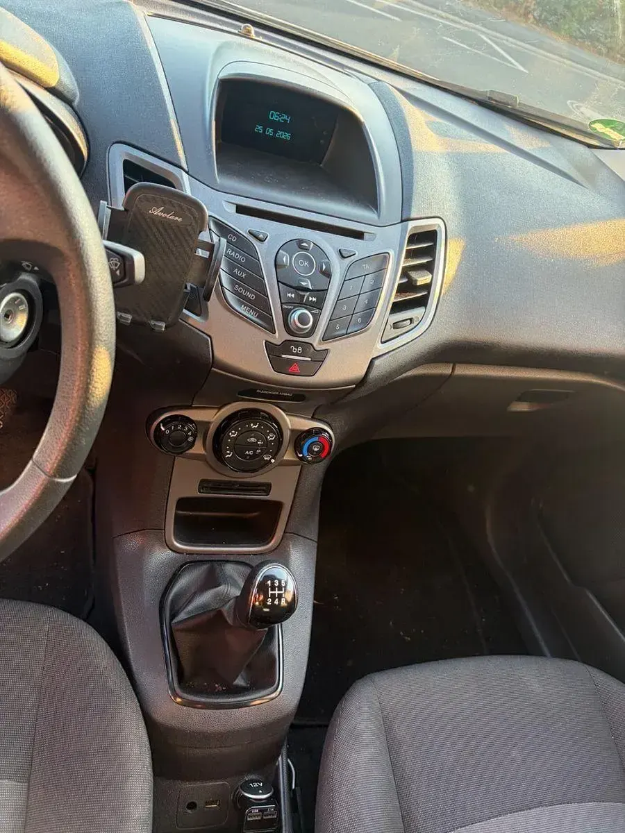 Gebraucht Ford Fiesta SYNC Edition 60 PS (44 kW) 2015 Weiß Kleinwagen