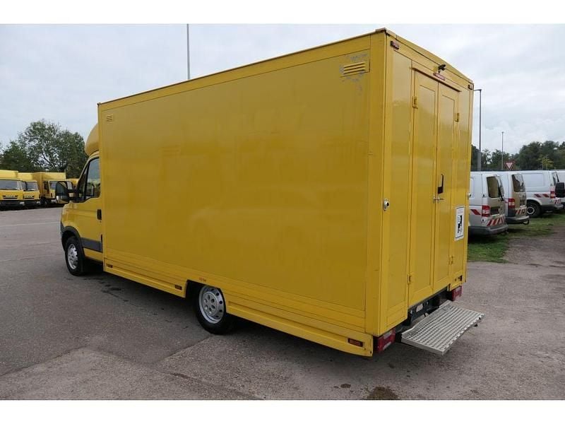 Gebraucht Iveco Daily 106 PS (77 kW) 2014 Gelb Van