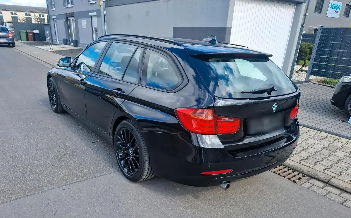 Gebraucht BMW 318 143 PS (105 kW) 2015 Schwarz Kombi