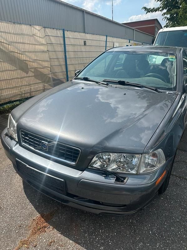 Gebraucht 2003 Volvo V40 Kombi | 900 € - Bild 1/4