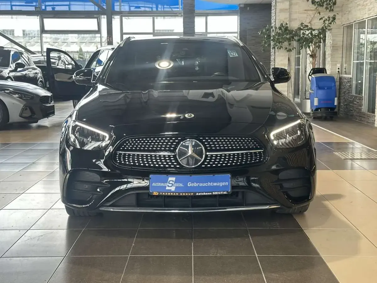 Gebraucht Mercedes E300 AMG line 320 PS (235 kW) 2022 Schwarz Kombi