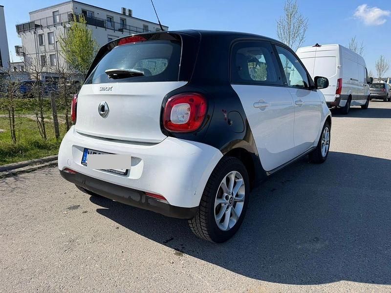 Second-hand Smart ForFour Basis 71 CP (52 kW) 2017 Alb Hatchback