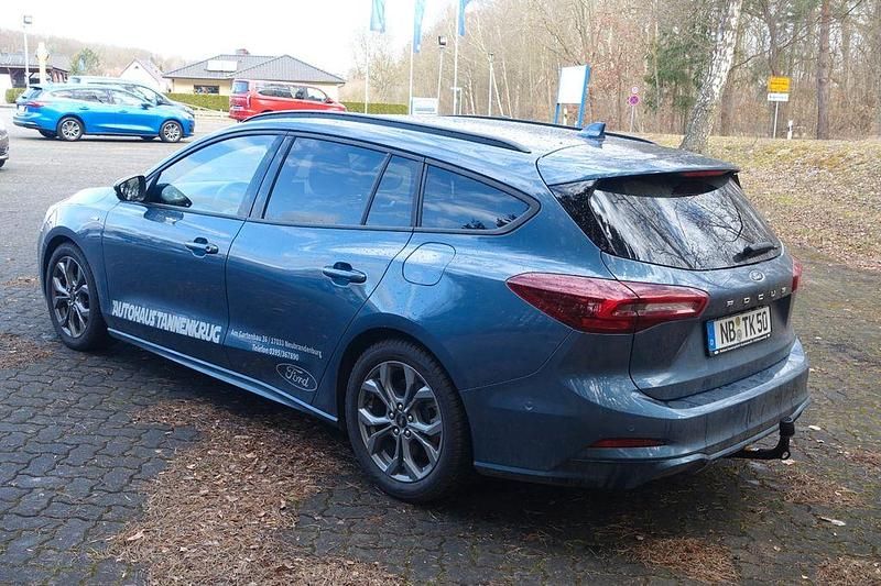 Gebraucht Ford Focus ST-Line X 155 PS (114 kW) 2024 Blau Limousine