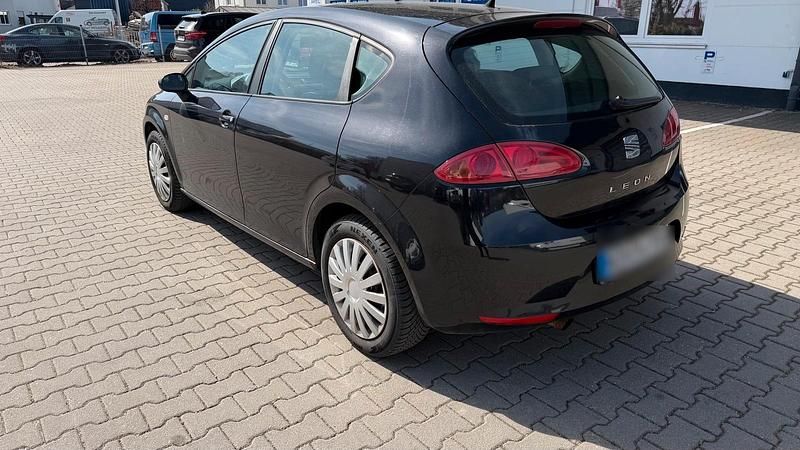 Usata Seat Leon 75 CV (55 kW) 2007 Nero Utilitaria