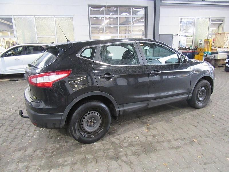 Gebraucht Nissan Qashqai Acenta 116 PS (85 kW) 2017 Schwarz SUV