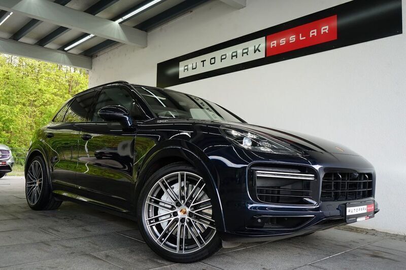 Blau Gebraucht 2022 Porsche Cayenne Turbo Chrono SUV | 88.880 € (Teuer) - Bild 1/4