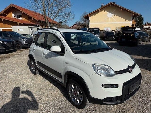 Gebraucht Fiat Panda 4x4 86 PS (63 kW) 2015 Weiß Kleinwagen