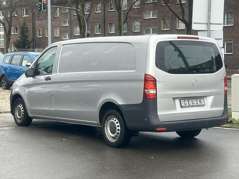 Gebraucht Mercedes Vito 136 PS (100 kW) 2016 Silber Van