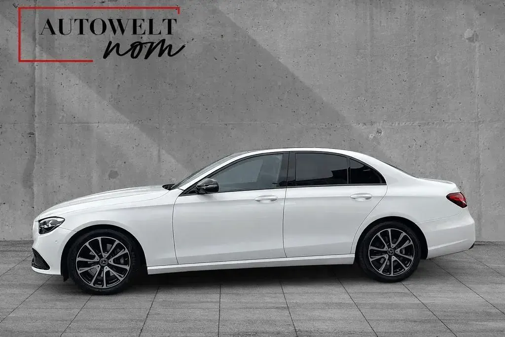 Second-hand Mercedes E200 Night 197 CP (144 kW) 2023 Alb Berlinǎ