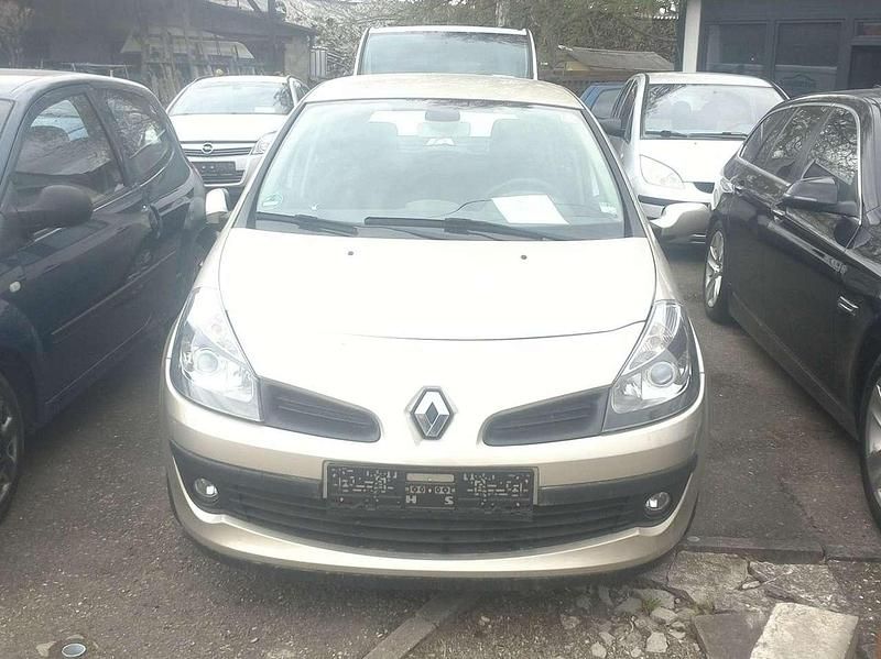 Gold Gebraucht 2007 Renault Clio II Dynamique Limousine | 3.299 € (Teuer) - Bild 1/4