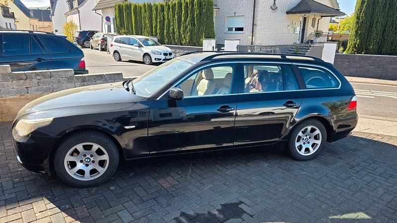 Gebraucht BMW 523 177 PS (130 kW) 2005 Schwarz Kombi
