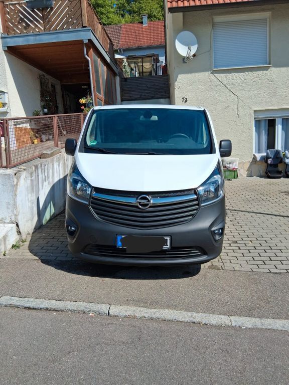 Weiß Gebraucht 2018 Opel Vivaro Van | 19.500 € (Teuer) - Bild 1/4