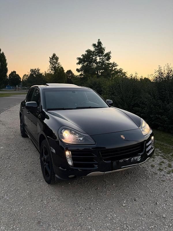 Schwarz Gebraucht 2009 Porsche Cayenne GTS SUV | 14.700 € (Fairer Preis) - Bild 1/4