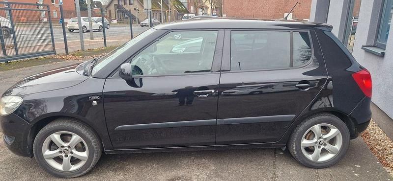 Gebraucht Skoda Fabia Ambition 60 PS (44 kW) 2013 Schwarz Limousine